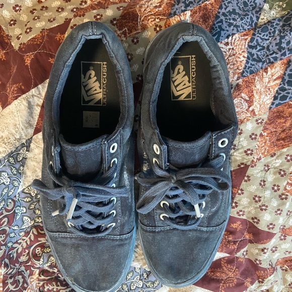 Vans - Picture 3 of 5